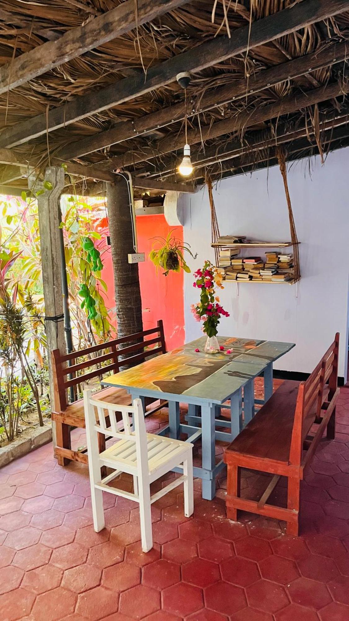 Lobster Inn Trincomalee Dış mekan fotoğraf