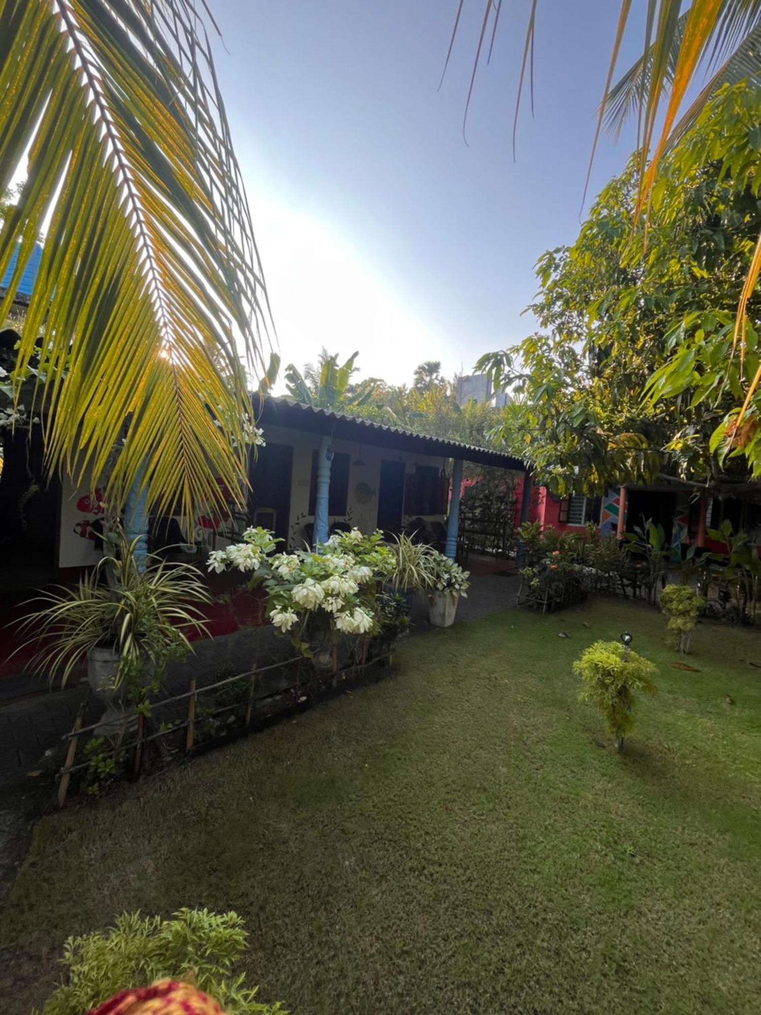 Lobster Inn Trincomalee Dış mekan fotoğraf