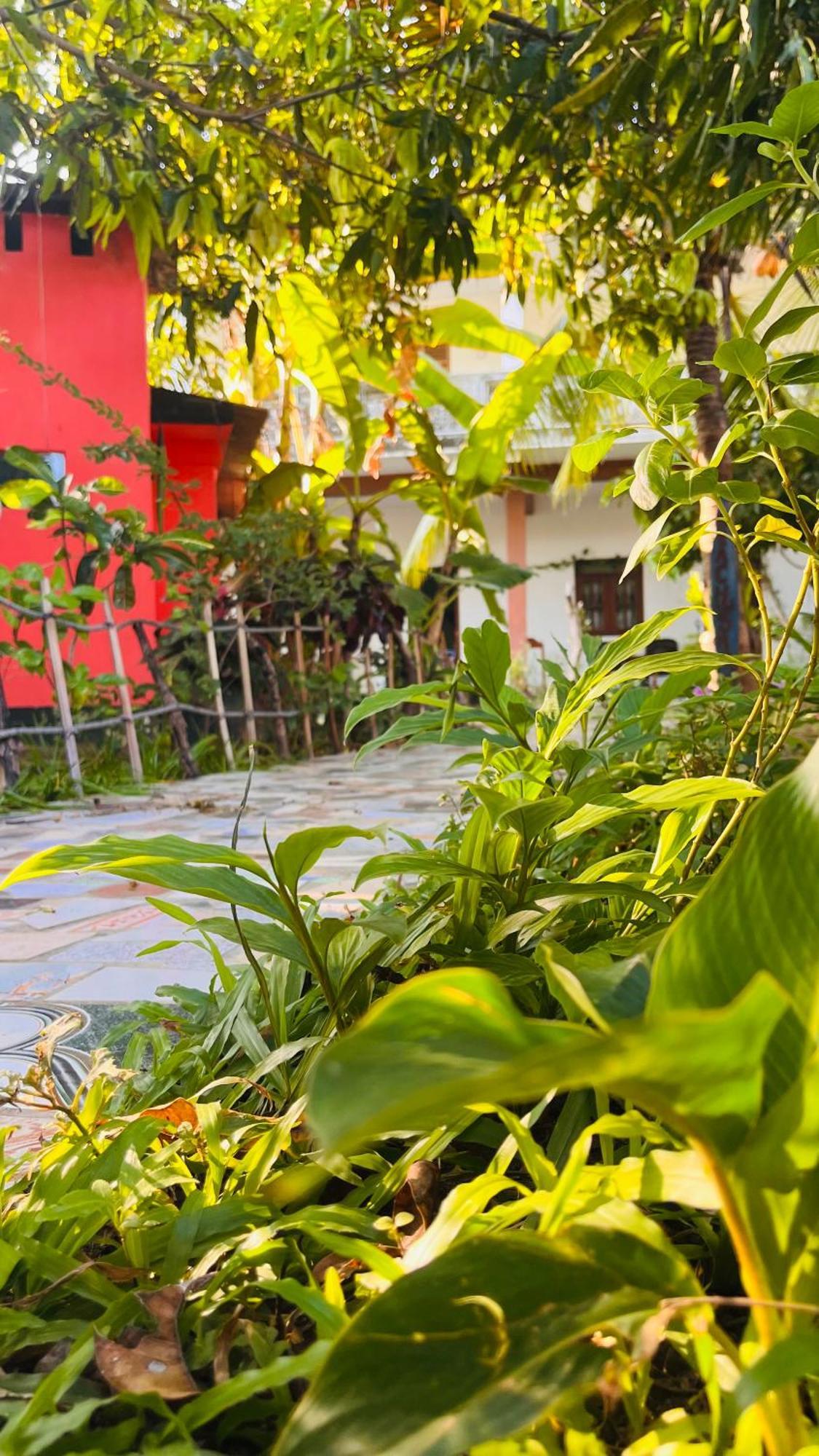 Lobster Inn Trincomalee Dış mekan fotoğraf