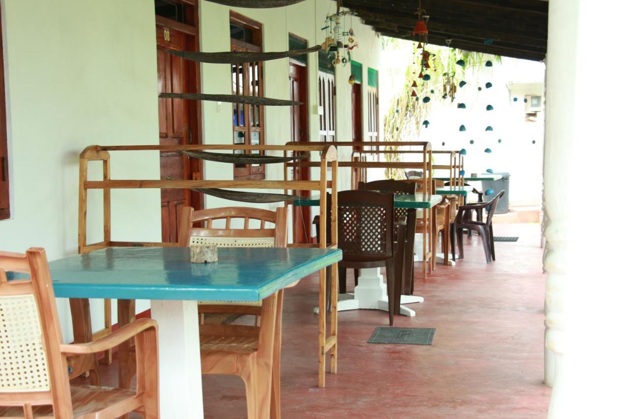 Lobster Inn Trincomalee Dış mekan fotoğraf