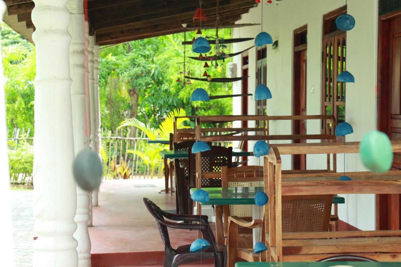 Lobster Inn Trincomalee Dış mekan fotoğraf